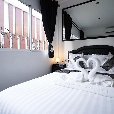 Thonglor Suites Hotel Bangkok Buitenkant foto