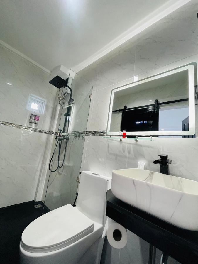 Thonglor Suites Hotel Bangkok Buitenkant foto