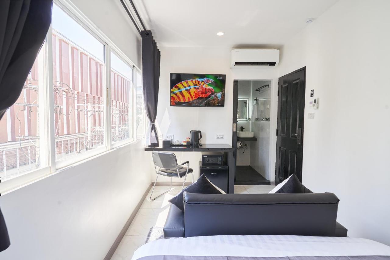 Thonglor Suites Hotel Bangkok Buitenkant foto