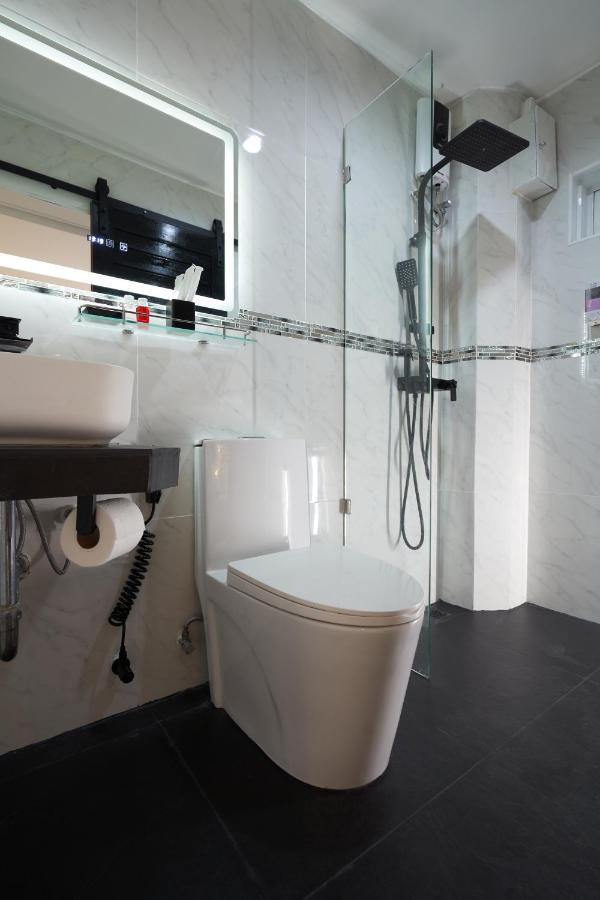 Thonglor Suites Hotel Bangkok Buitenkant foto