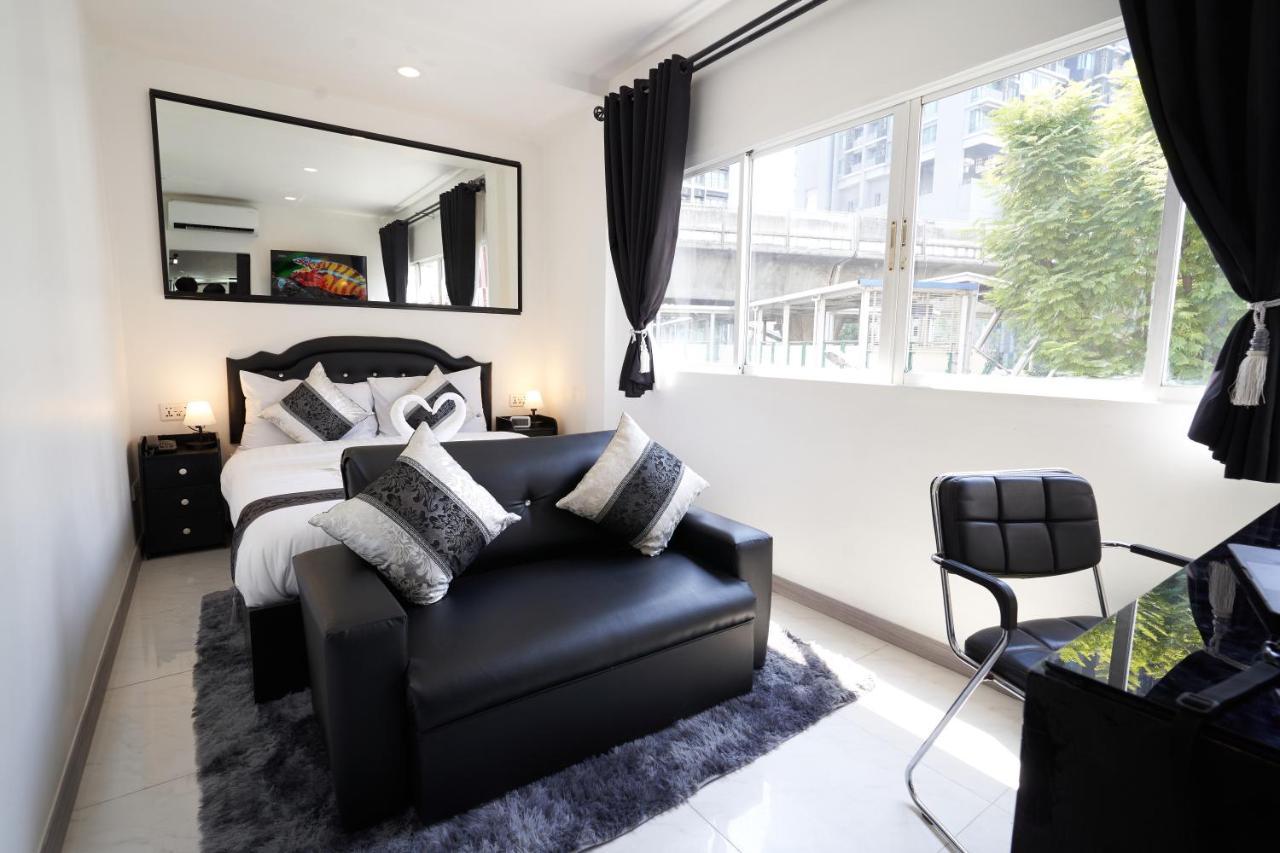 Thonglor Suites Hotel Bangkok Buitenkant foto