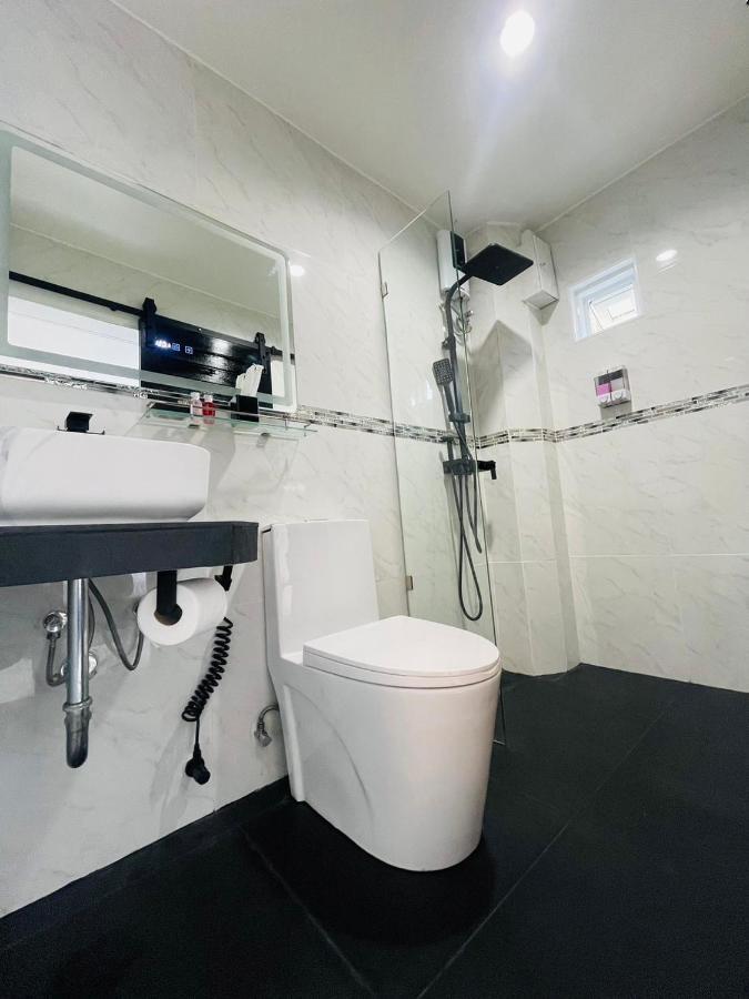 Thonglor Suites Hotel Bangkok Buitenkant foto