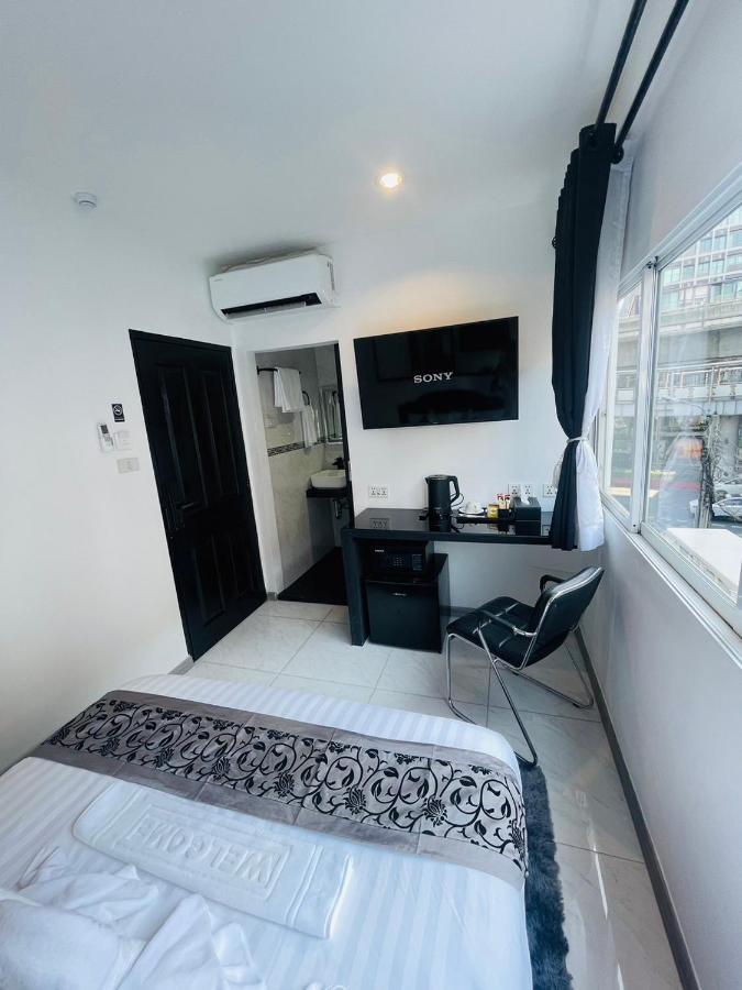 Thonglor Suites Hotel Bangkok Buitenkant foto