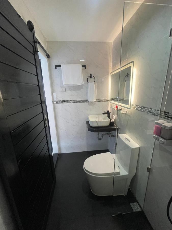 Thonglor Suites Hotel Bangkok Buitenkant foto