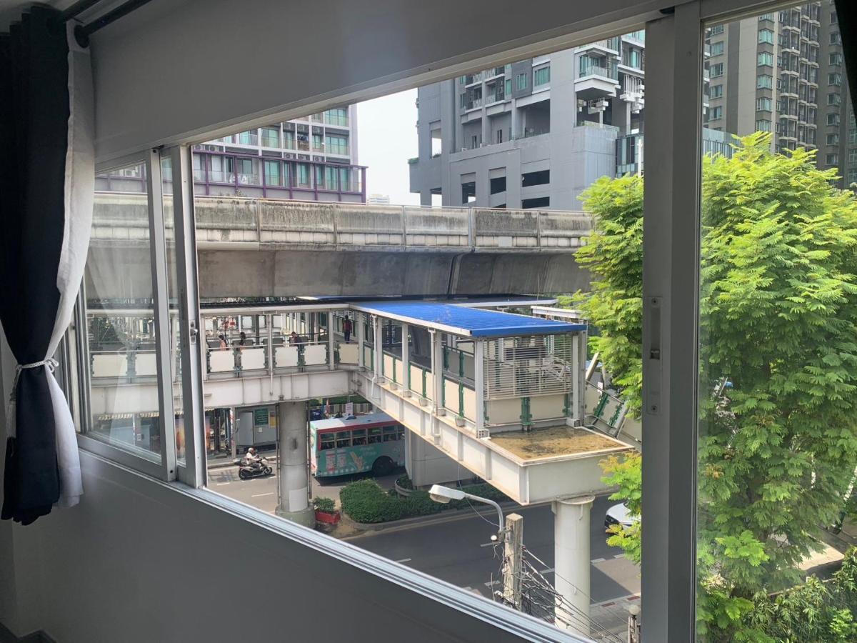 Thonglor Suites Hotel Bangkok Buitenkant foto