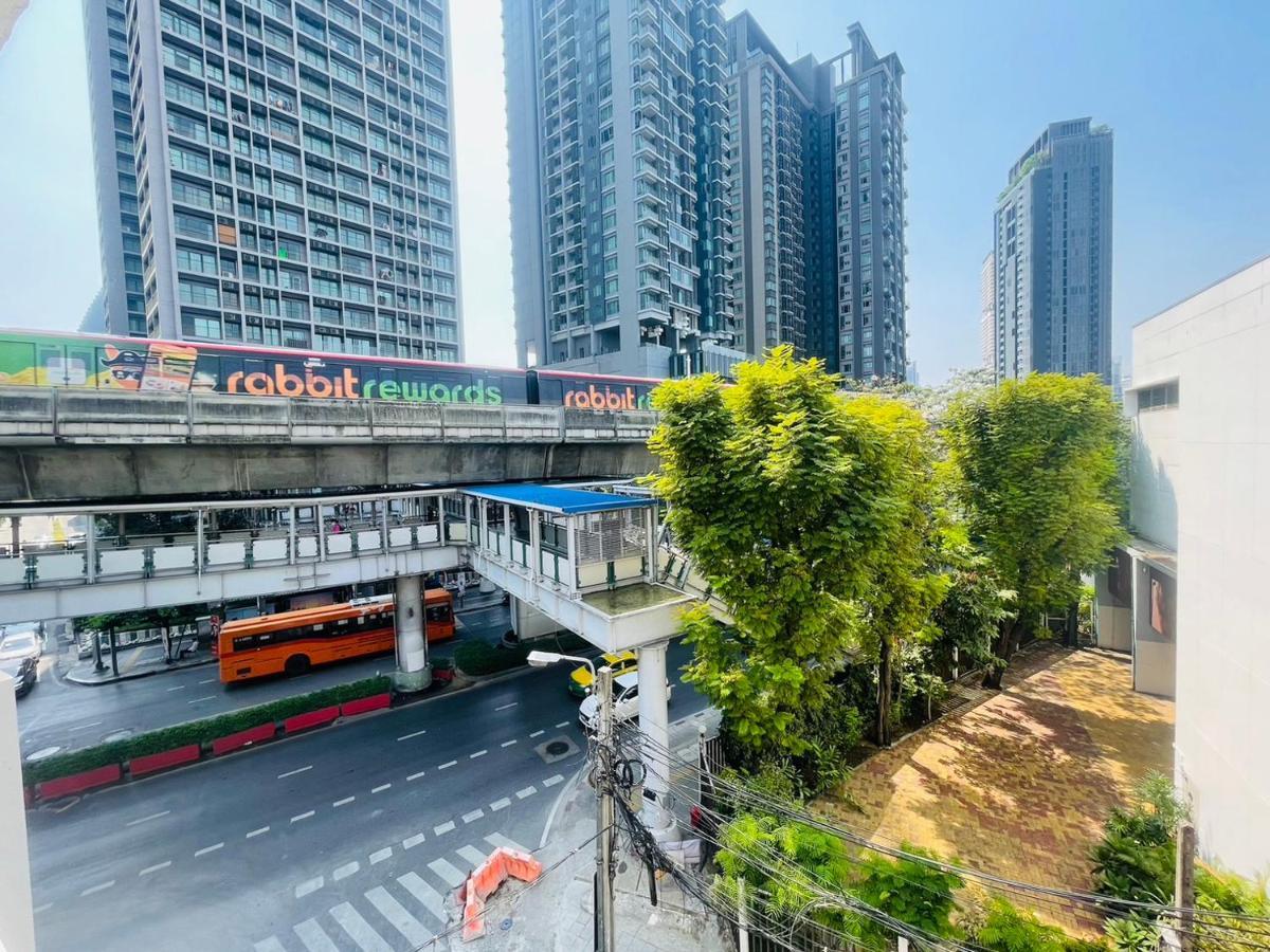 Thonglor Suites Hotel Bangkok Buitenkant foto