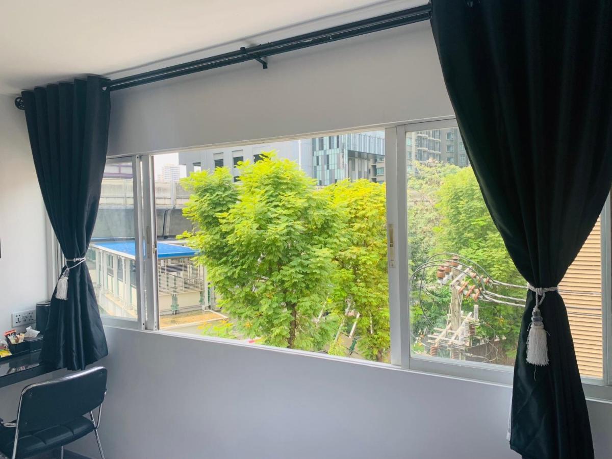 Thonglor Suites Hotel Bangkok Buitenkant foto