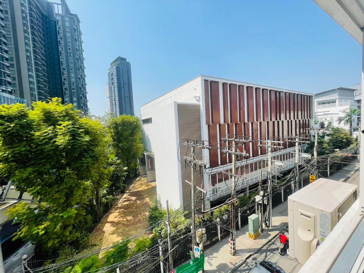 Thonglor Suites Hotel Bangkok Buitenkant foto