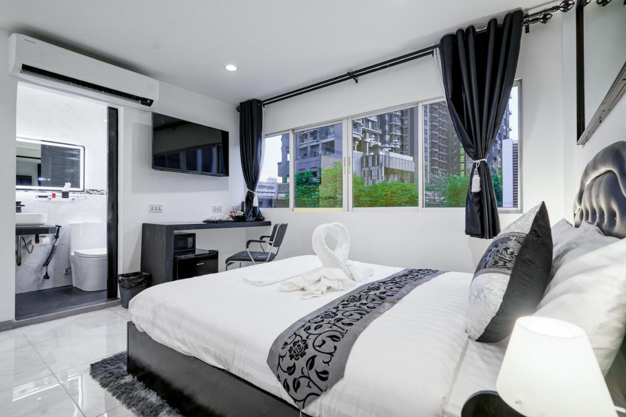 Thonglor Suites Hotel Bangkok Buitenkant foto