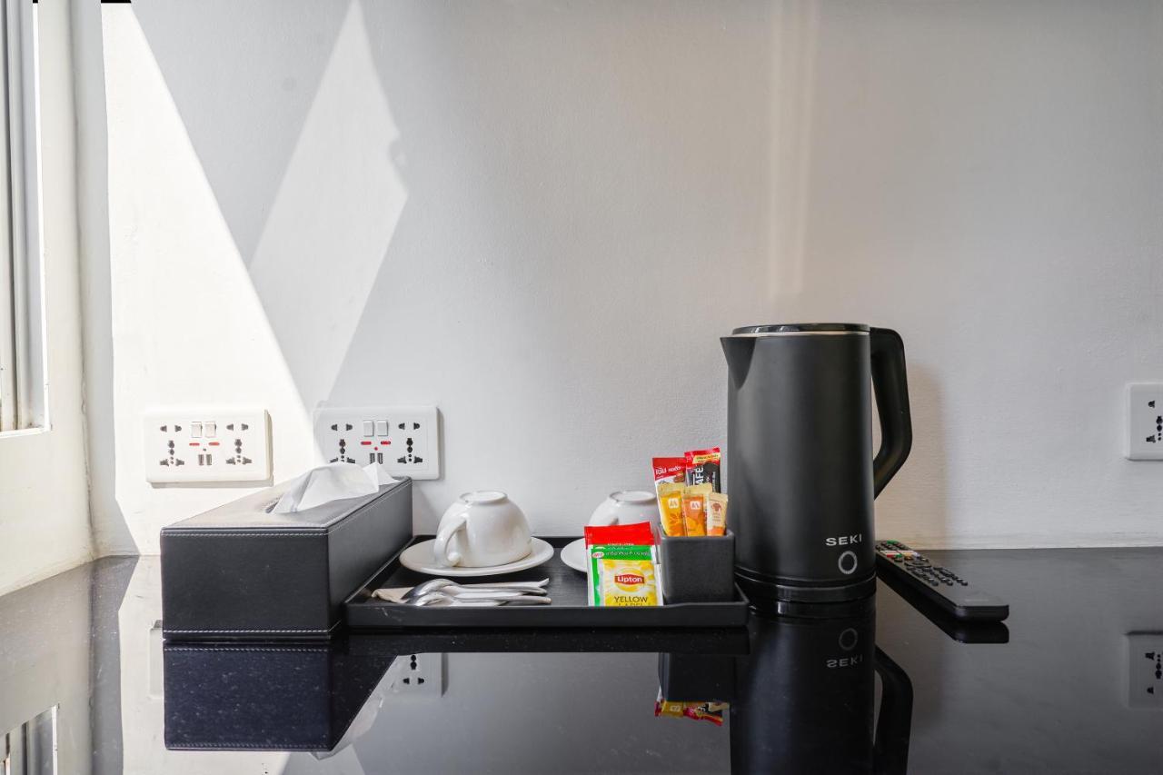 Thonglor Suites Hotel Bangkok Buitenkant foto