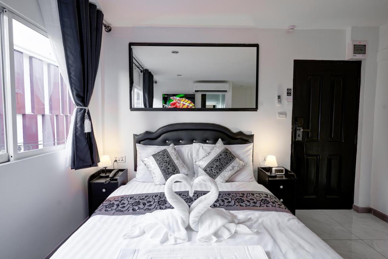 Thonglor Suites Hotel Bangkok Buitenkant foto